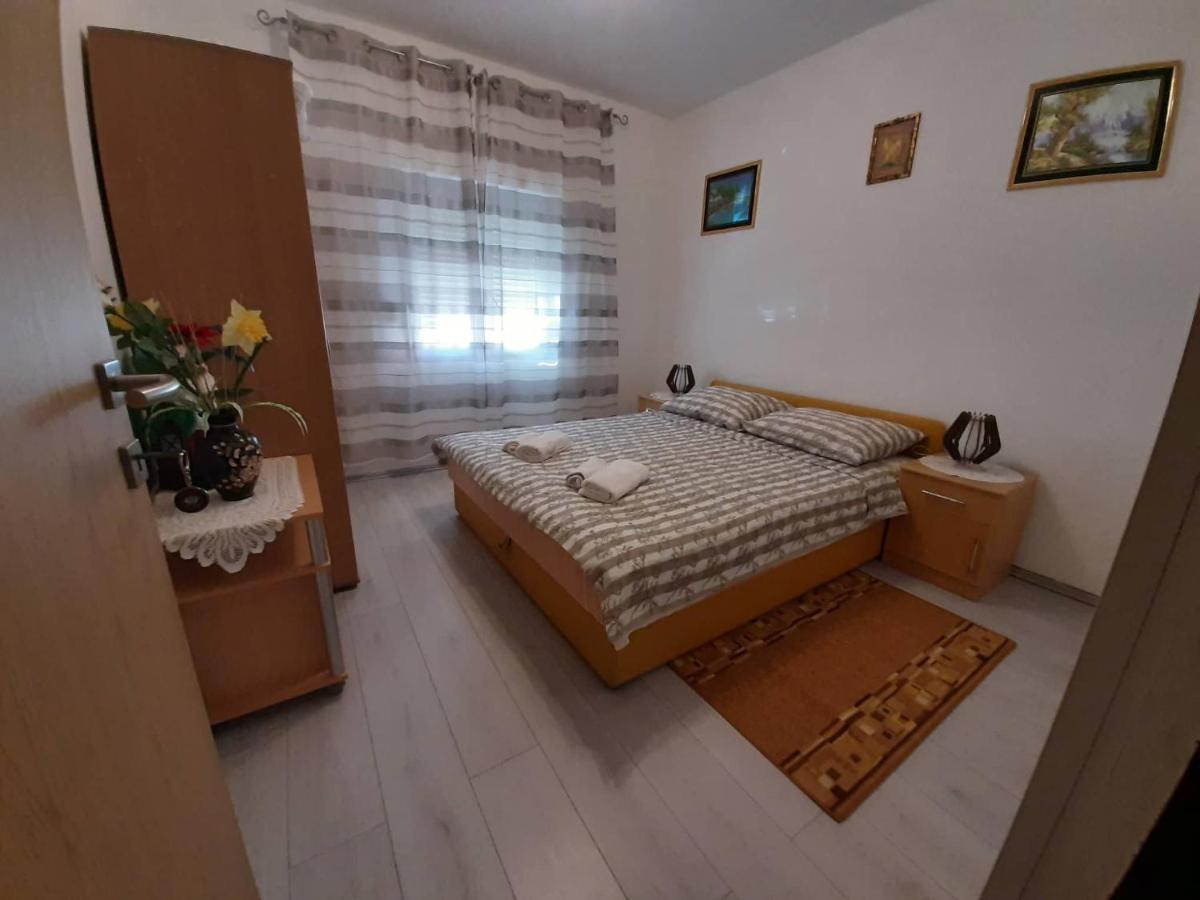 Hukic A2 And A1 Apartment Fažana Exterior foto